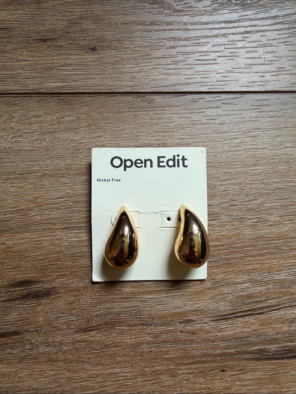 NWT!! Gold Teardrop Earrings